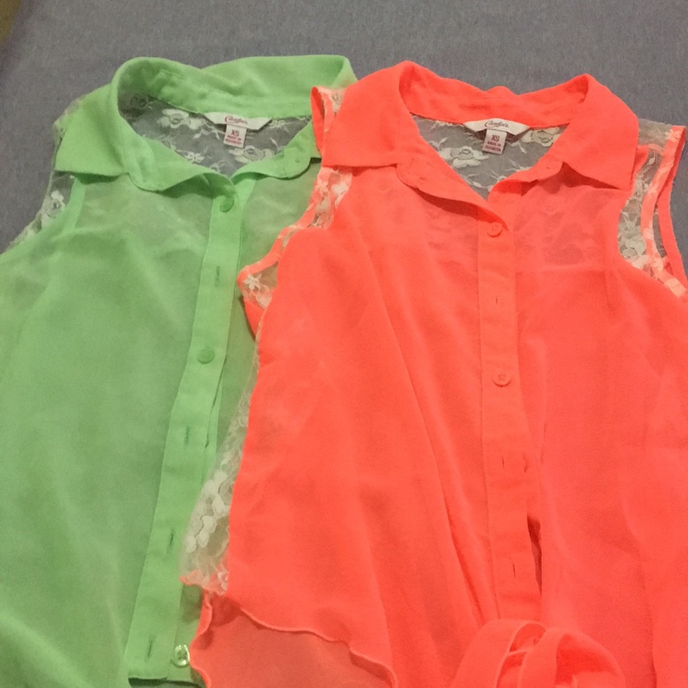 2 blouses